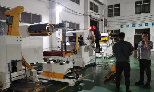 月工作353.5小时成常态？员工身心俱疲引热议，畸形加班文化何时休